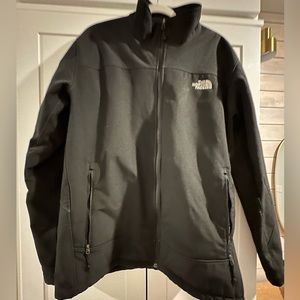 The North Face men’s softshell apex jacket size XXL.